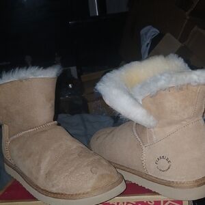 Women's Tan Shearling Winter Boots